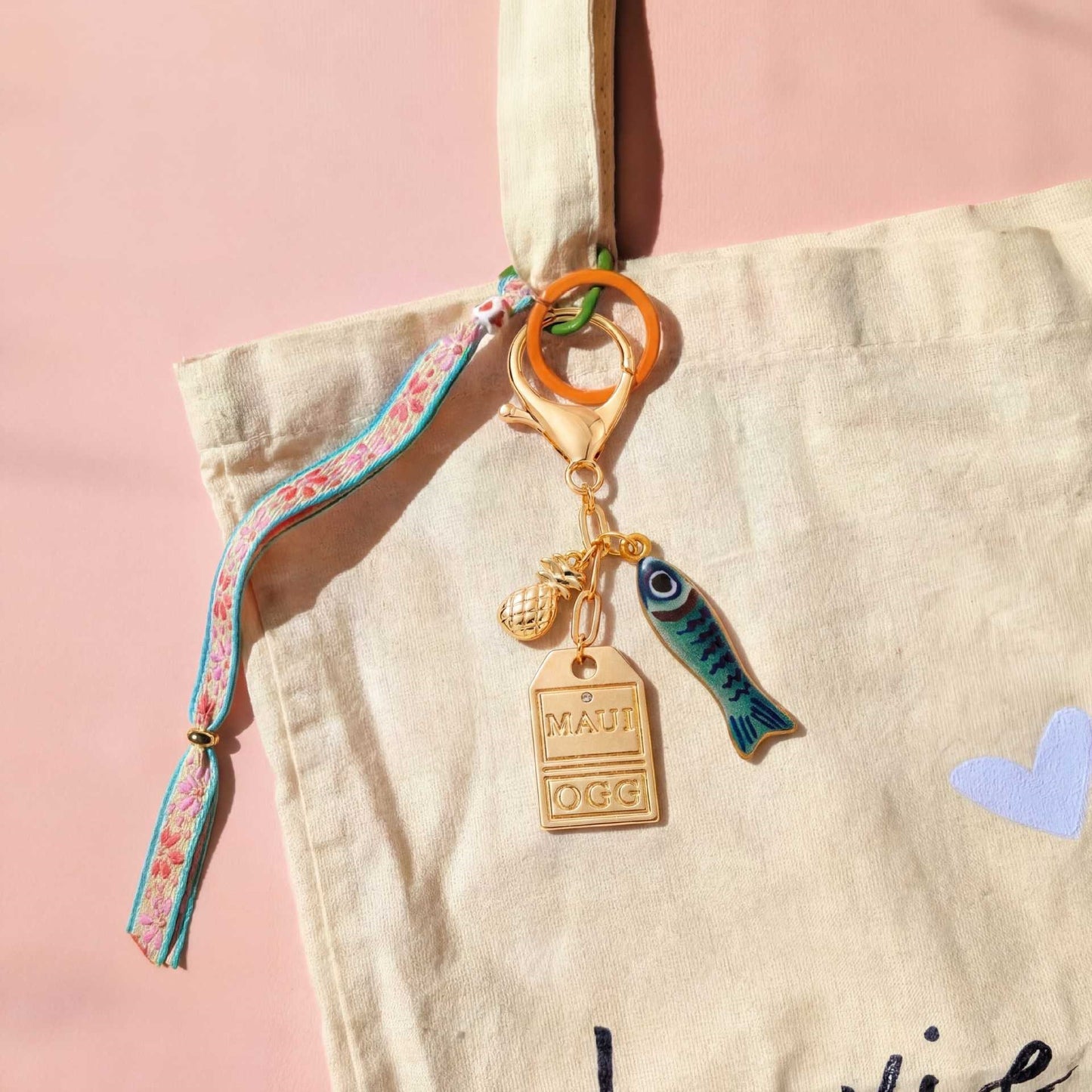 Minimalist Plated Alloy Keychain Charm Bar with Pearl and Floral Elements