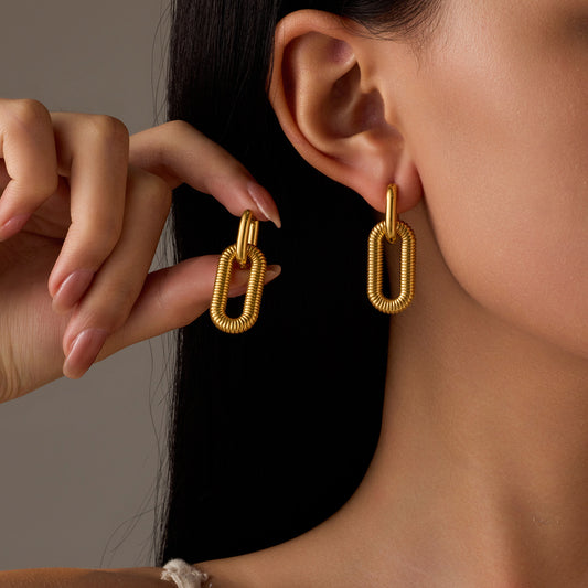 Orecchini Minimalisti da Donna in Acciaio al Titanio Testurizzato a Ovale con Design Staccabile