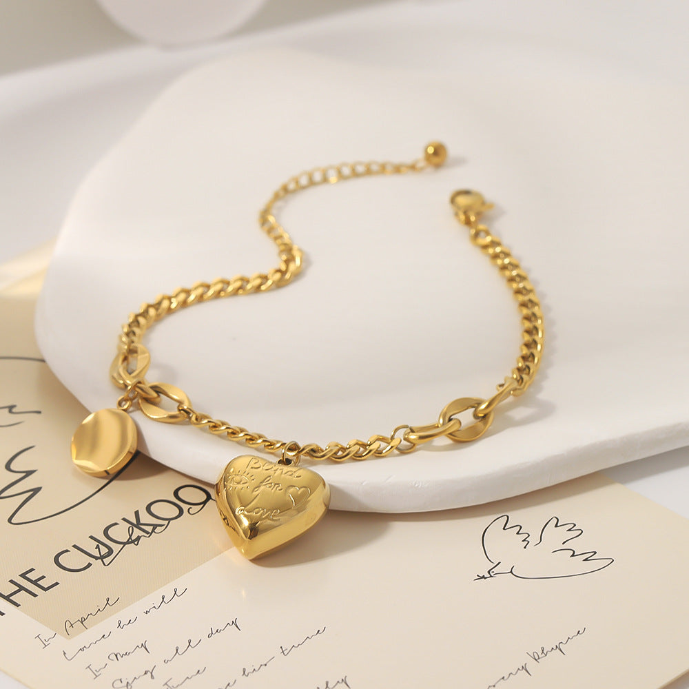 Vintage Minimalist Unisex Titanium Steel Heart-Shaped Pendant Bracelet with Polished Finish and 18K Vacuum Plating