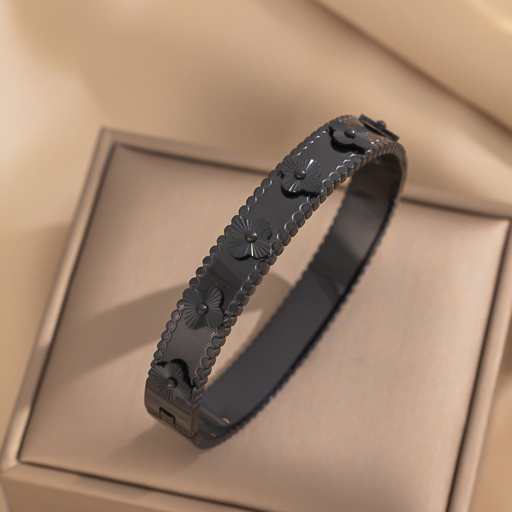 Braccialetto floreale da donna placcato oro in acciaio al titanio stile francese vintage con finitura ipoallergenica