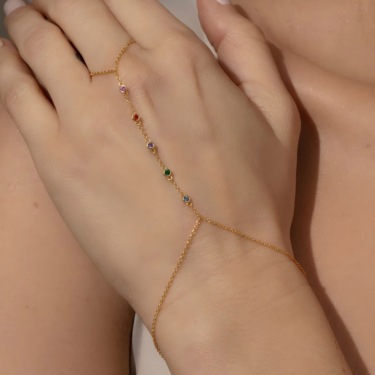 Elegant Minimalist Geometric Round Stainless Steel Plated Cubic Zirconia Linked Ring Bracelet for Women