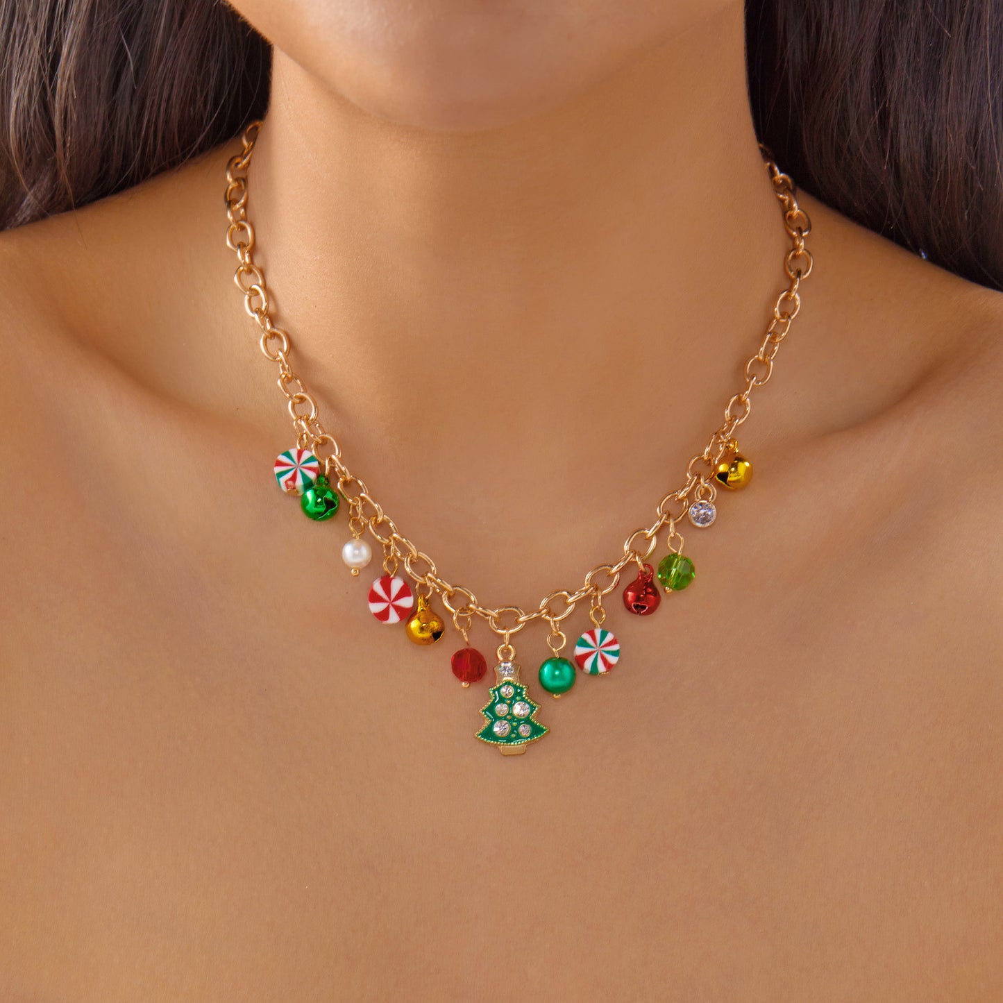 Collana con Pendente in Lega a Tema Natalizio con Ciondoli a Renna e Campanella, Elettroplaccata, Stile Minimalista e Dolce per Donna