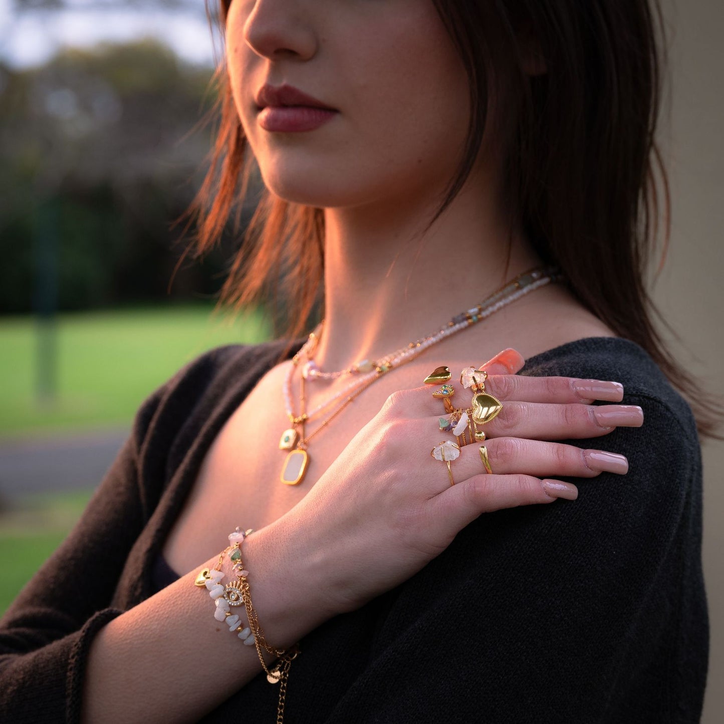 Set di bracciale, collana e anello da donna in acciaio inossidabile a forma di cuore, stile vintage, con pietre naturali e zirconi placcati