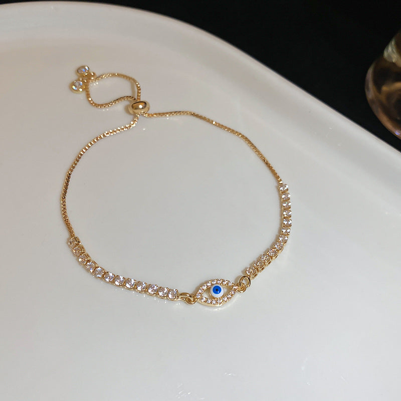 Bracciale da donna in zircone intarsiato, stile lussuoso, geometrico ovale, con base in rame e design elegante e minimalista