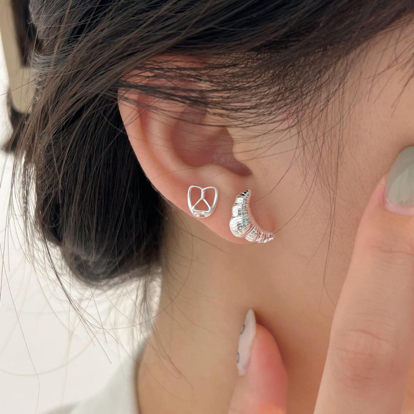 Orecchini a perno minimalisti a forma di corno in argento sterling 925 placcato oro