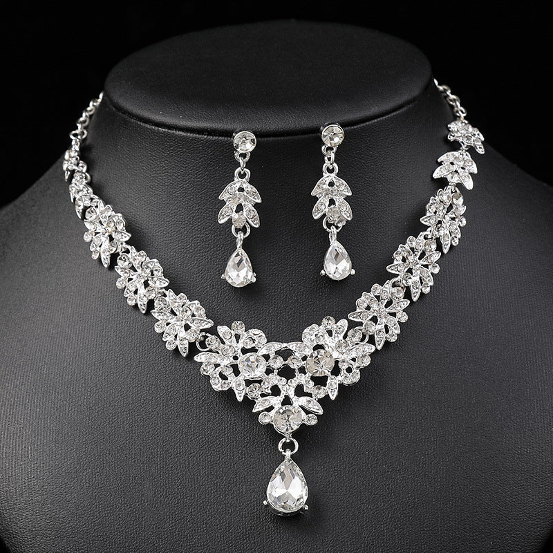 Set di collana e orecchini da sposa con motivo floreale, in lega con ciondolo decorato con strass, catena a serpente, design minimalista a tulipano, margherita e petali di foglie
