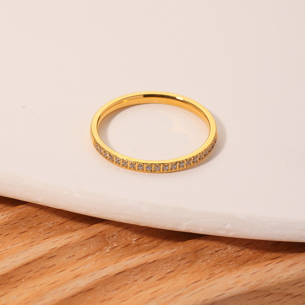 Anello geometrico in acciaio inossidabile con strass micro-pavé, placcato oro 18 carati, anello alla moda ipoallergenico da donna