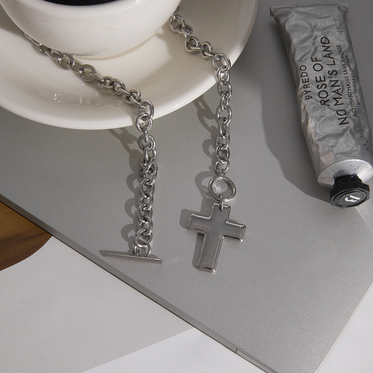 Minimalist 18K Gold Plated Stainless Steel Cross Necklace PVD Geometric Pendant Cable Chain for Unisex