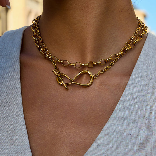 Collana Minimalista Geometrica da Donna in Acciaio al Titanio Placcato con Chiusura a Moschettone Anello-O, Sottile Catena a Clavicola in Acciaio Inossidabile