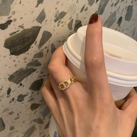 Anello Minimalista Placcato Oro per Donna a Forma di Lettera