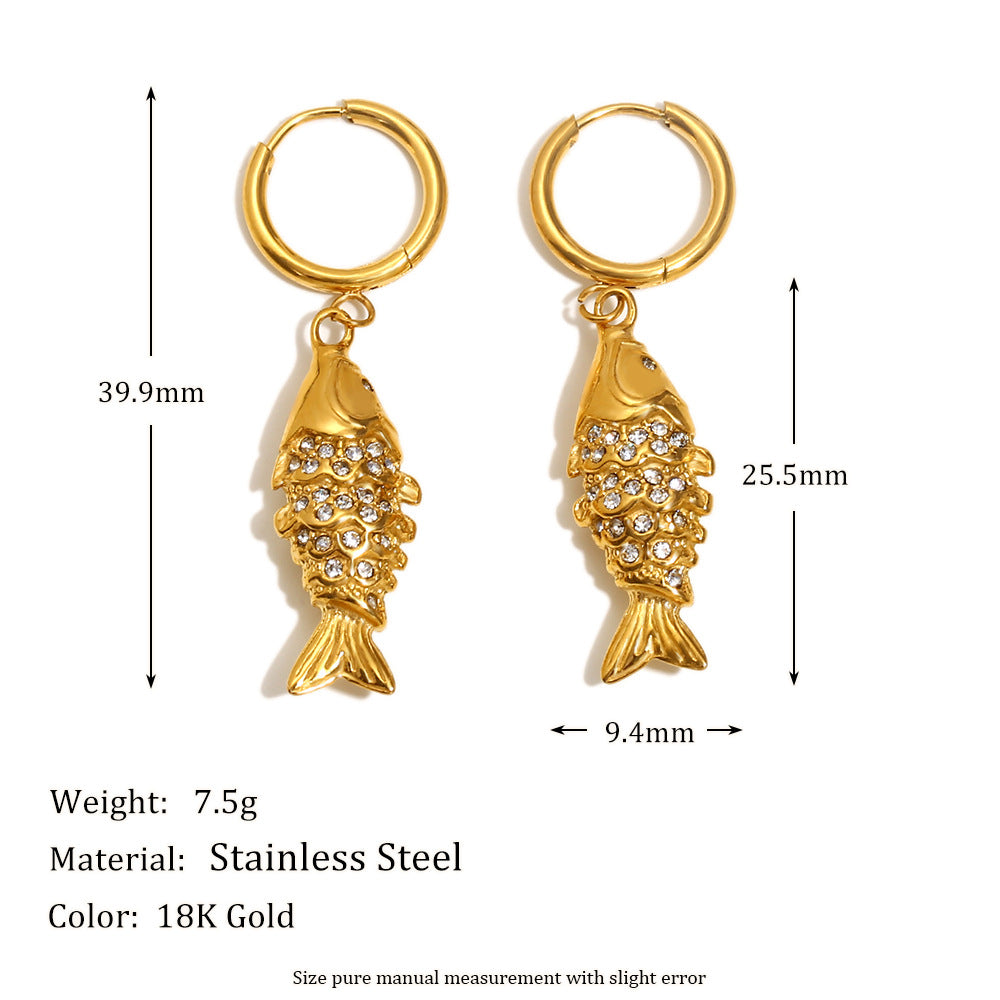 Collana con Ciondolo a Pesce Koi Minimalista in Acciaio Inossidabile con Placcatura in Oro 18K e Intarsio Completo di Strass da Donna
