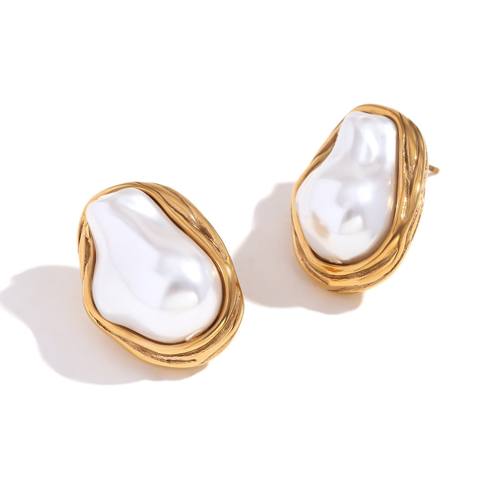 Vintage-Style Irregular Geometric Pendant Necklace for Women in Stainless Steel with 18K Gold Plating and Baroque Pearl Texture