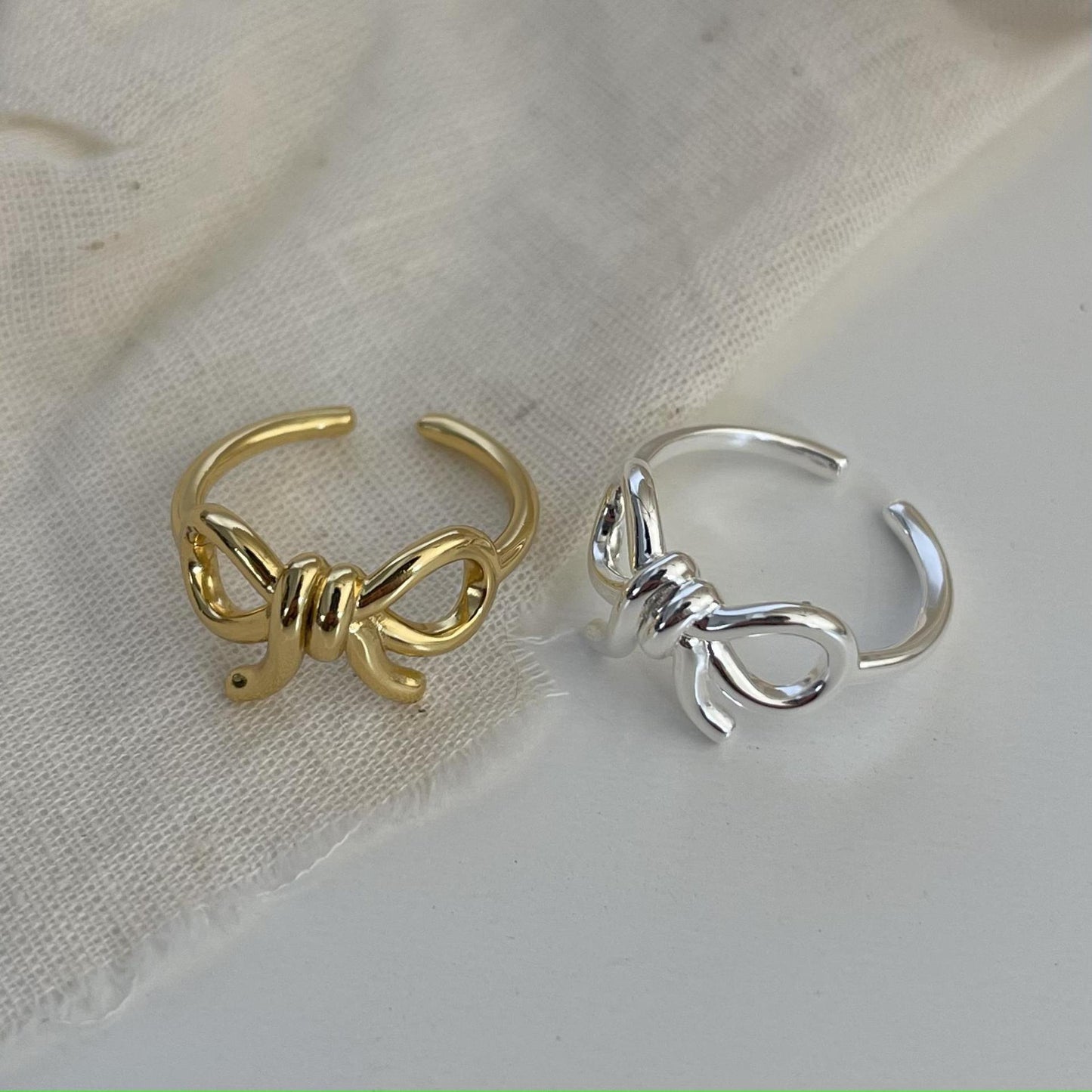 Sweet Minimalist 925 Sterling Silver Heart Plated Ring with Geometric Details for Women