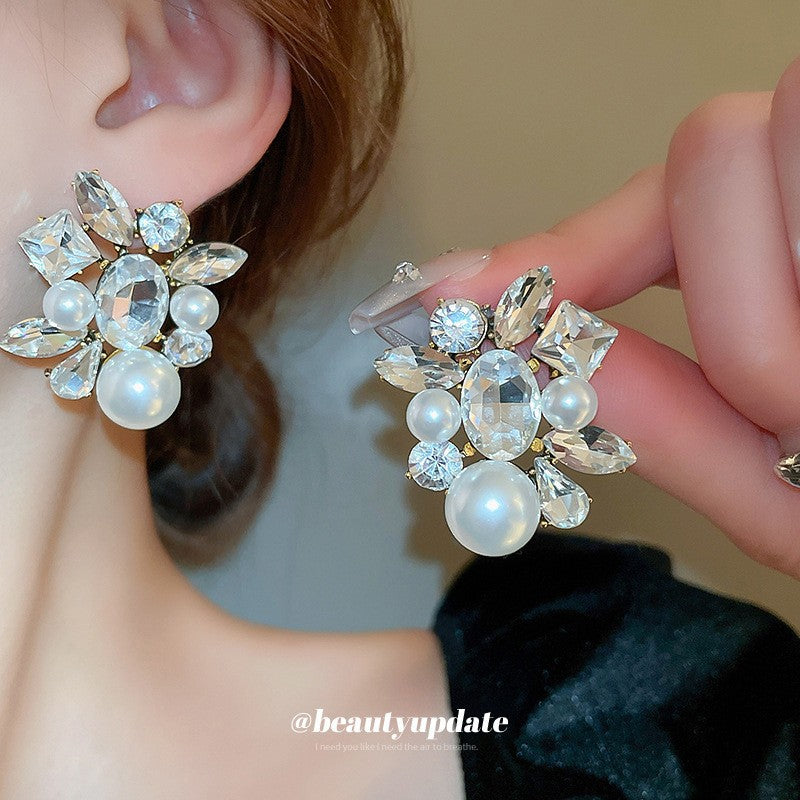 Orecchini pendenti con nappe geometriche minimaliste con intarsi di strass in rame placcato e perni in argento sterling 925 da donna