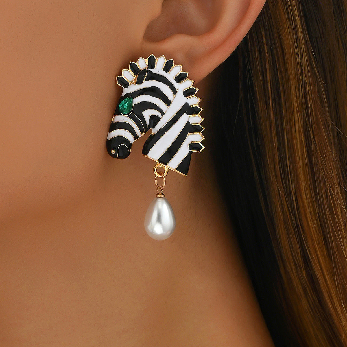 Orecchini in Lega di Zinco a Forma di Zebra con Smalto e Strass Intarsiati per Donna