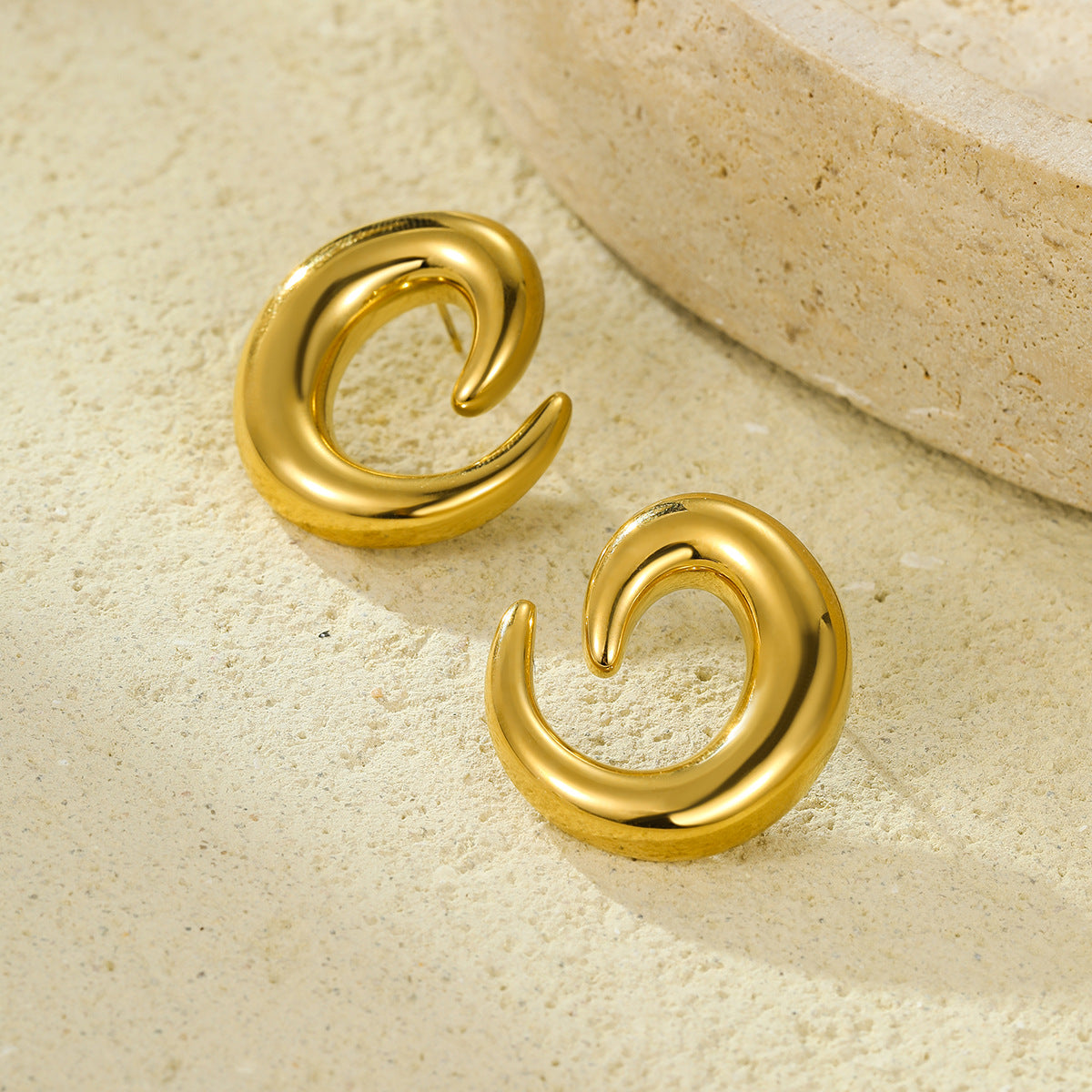 Orecchini a cerchio irregolari in acciaio inossidabile placcato oro 18K in stile vintage, ipoallergenici e resistenti allo sbiadimento