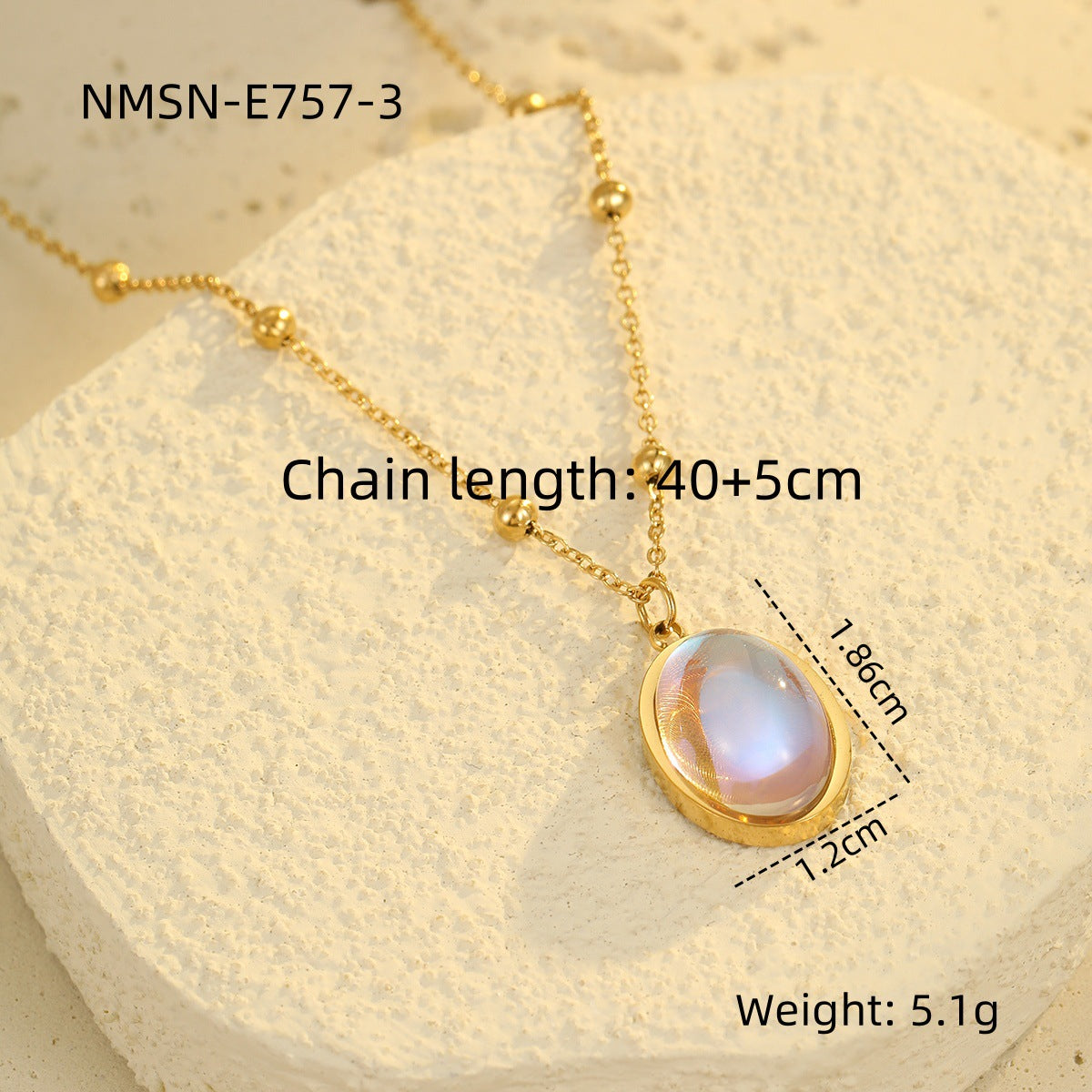 Elegante Collar Ovalado de Acero Inoxidable con Colgante de Piedra Lunar Iridiscente y Baño de Oro de 18K para Mujer