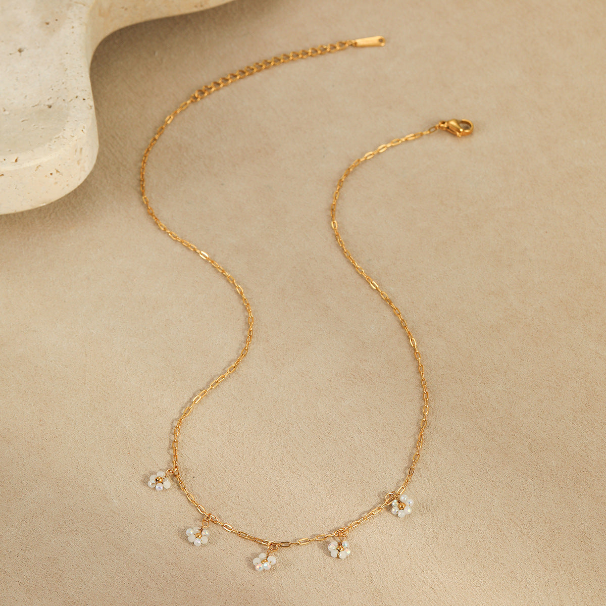 Set collana da donna con fiore di perline fatto a mano in stile bohémien, ciondolo in acciaio inossidabile con forma geometrica e finitura placcata, accessorio per vacanze estive al mare