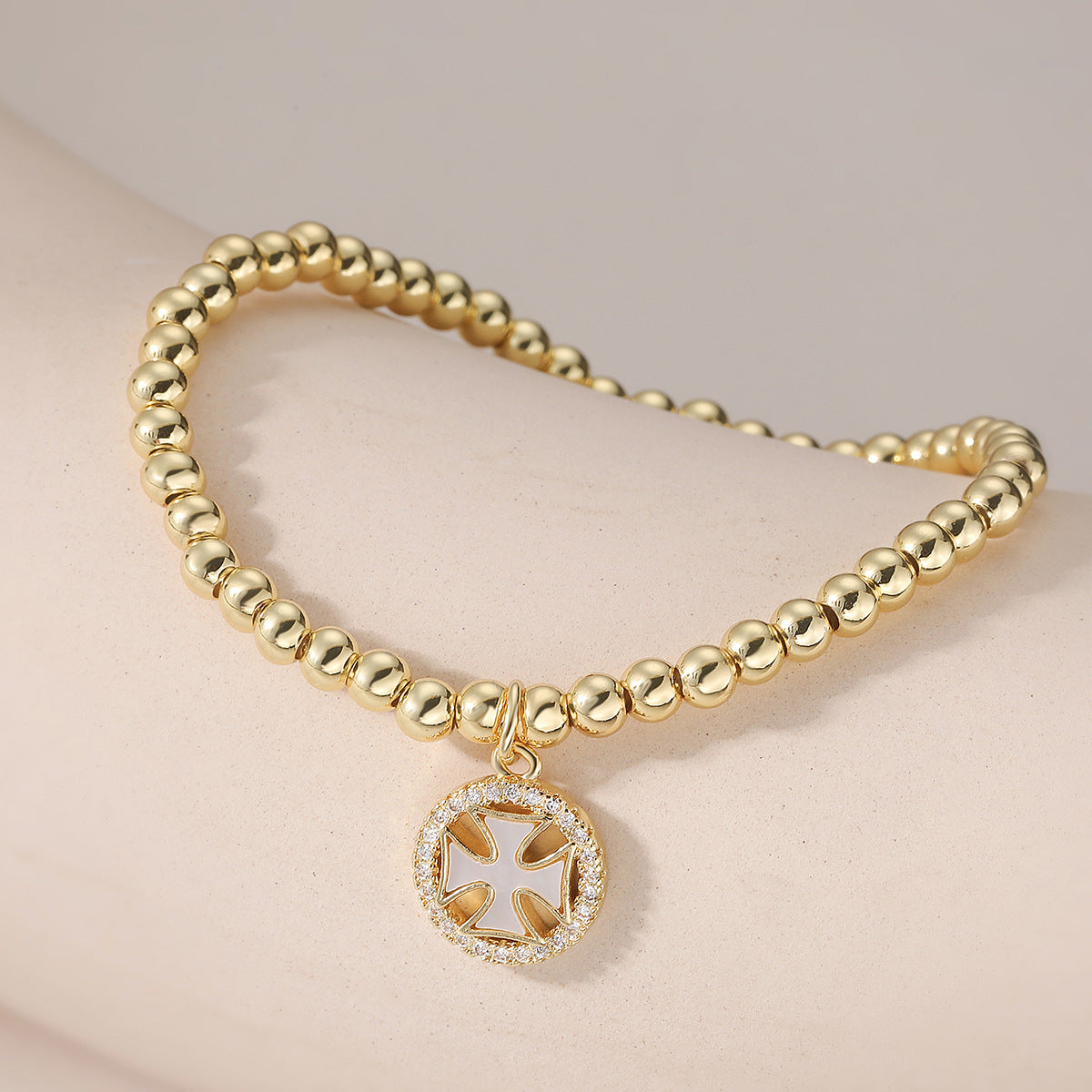 Minimalist 18K Gold Plated Brass Heart Geometric Micro-inlay Cubic Zirconia and Shell Bracelet for Women