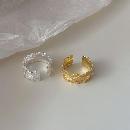 Anello da donna minimalista irregolare stile francese in argento sterling 925 con texture a onda