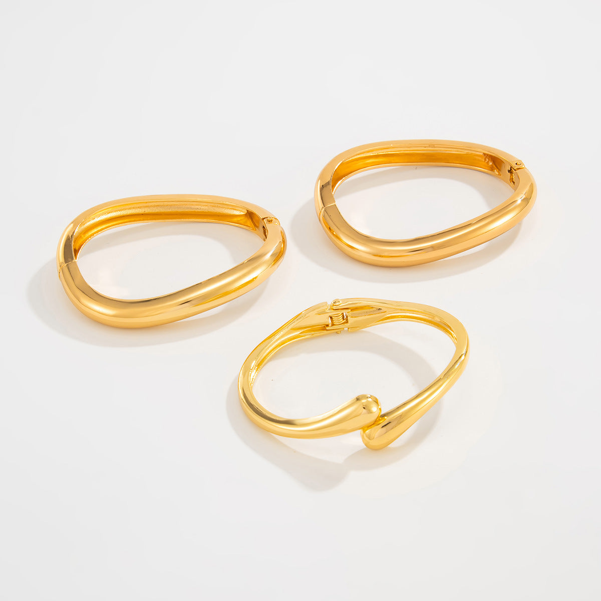 Minimalist Irregular Oval Geometric Alloy Plated Spring Cuff Bracelet for Women