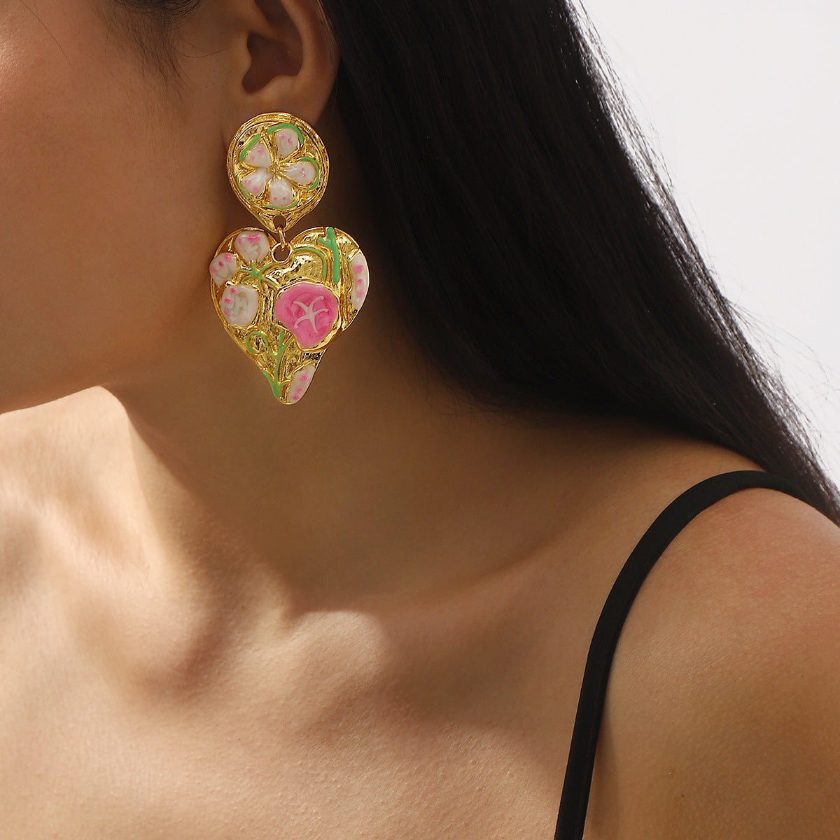 Vintage-Style Heart-Shaped Alloy Earrings with Enamel Finish for Women No-Piercing Clip-Ons