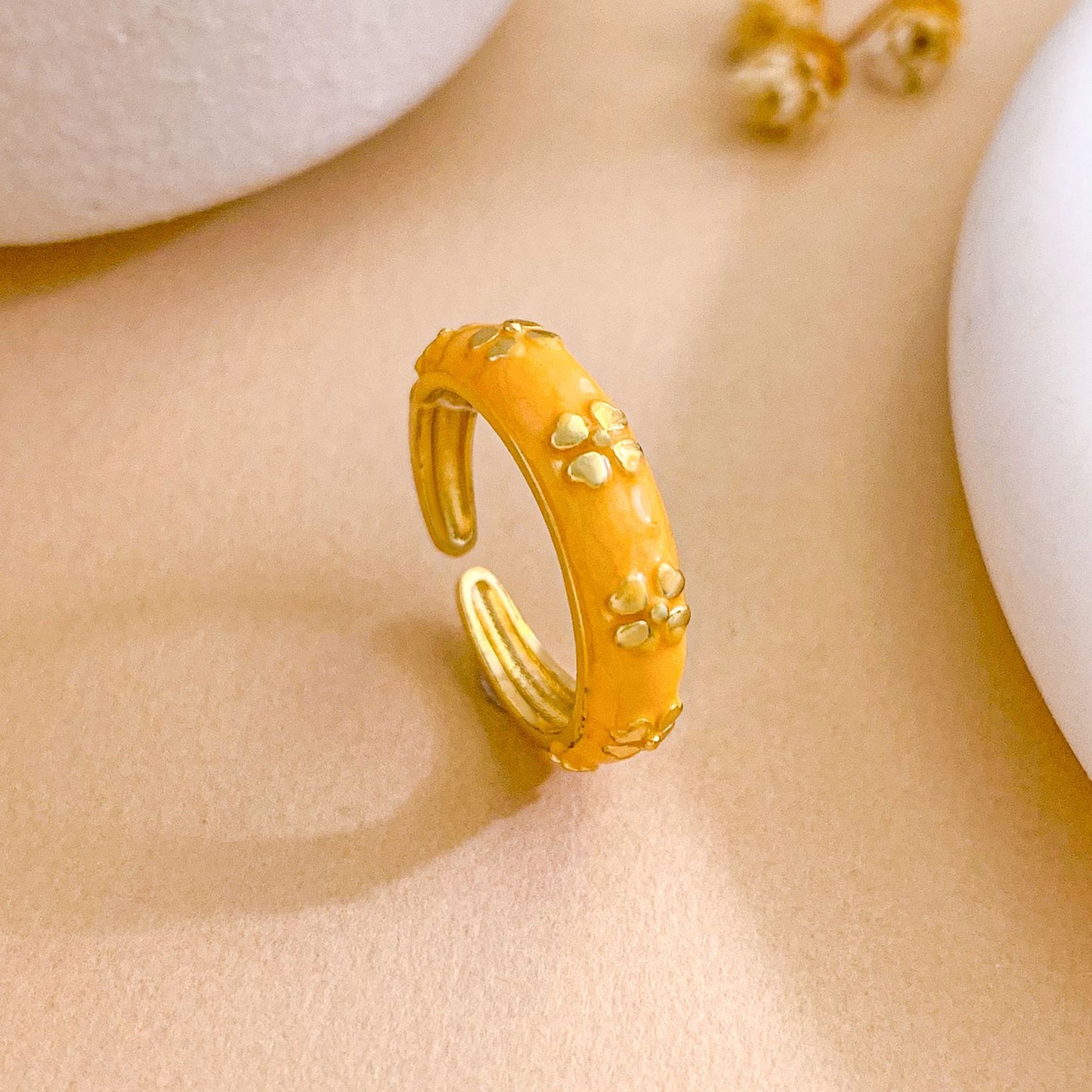 Dolce Anello Aperto Floreale Minimalista Placcato Oro in Ottone per Donne