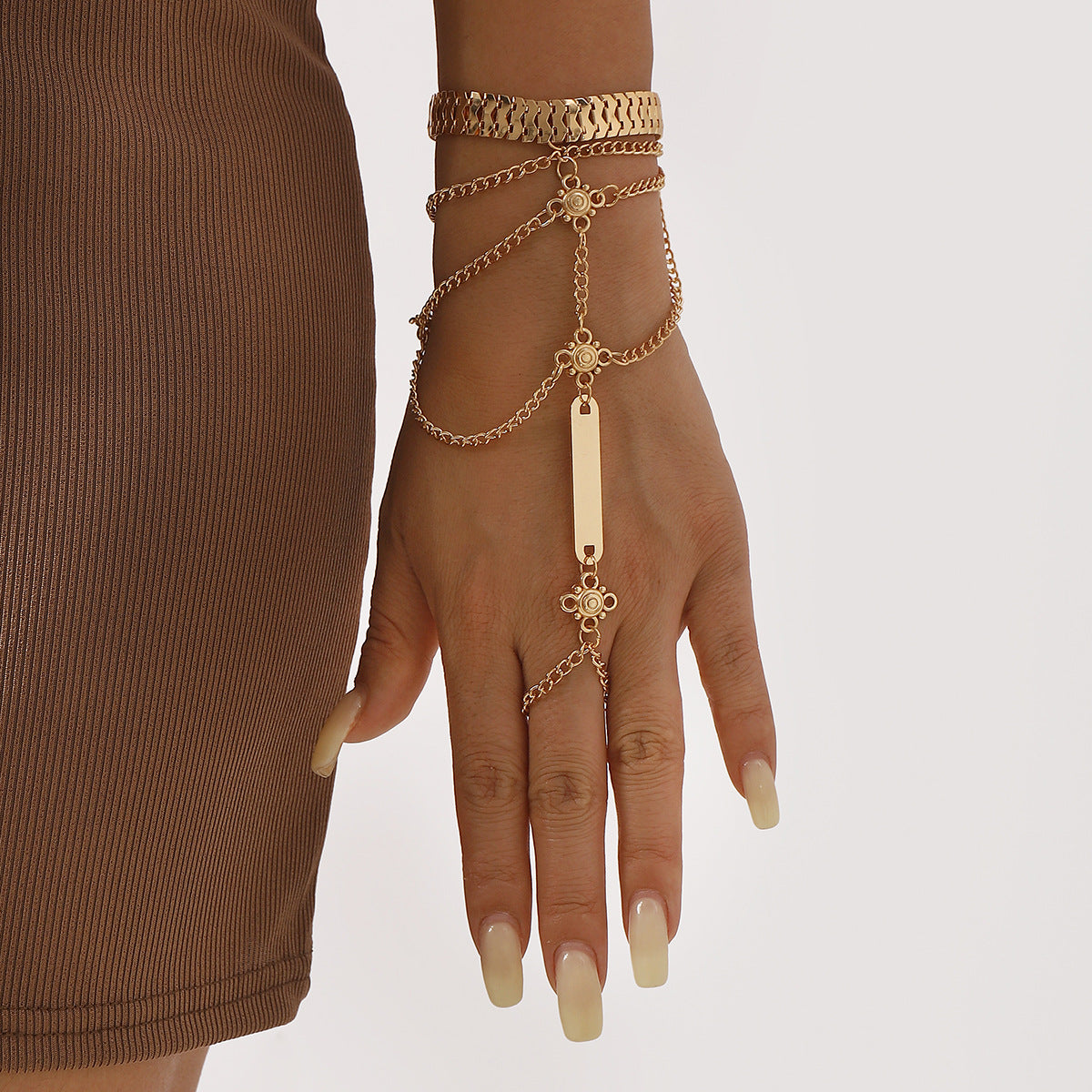 Bracciale da dito geometrico minimalista ad incastro per donna con finitura in ferro galvanizzato