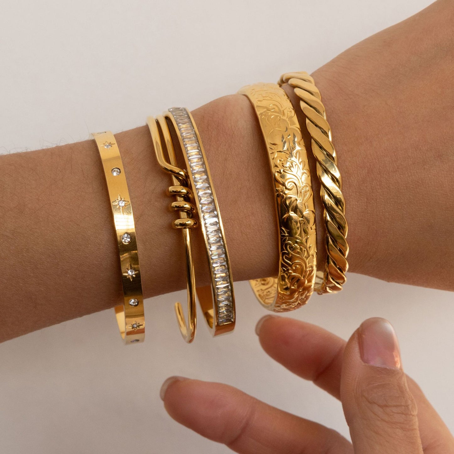 Luxury Elegant 18K Gold Plated Geometric Stainless Steel Cubic Zirconia Bracelet