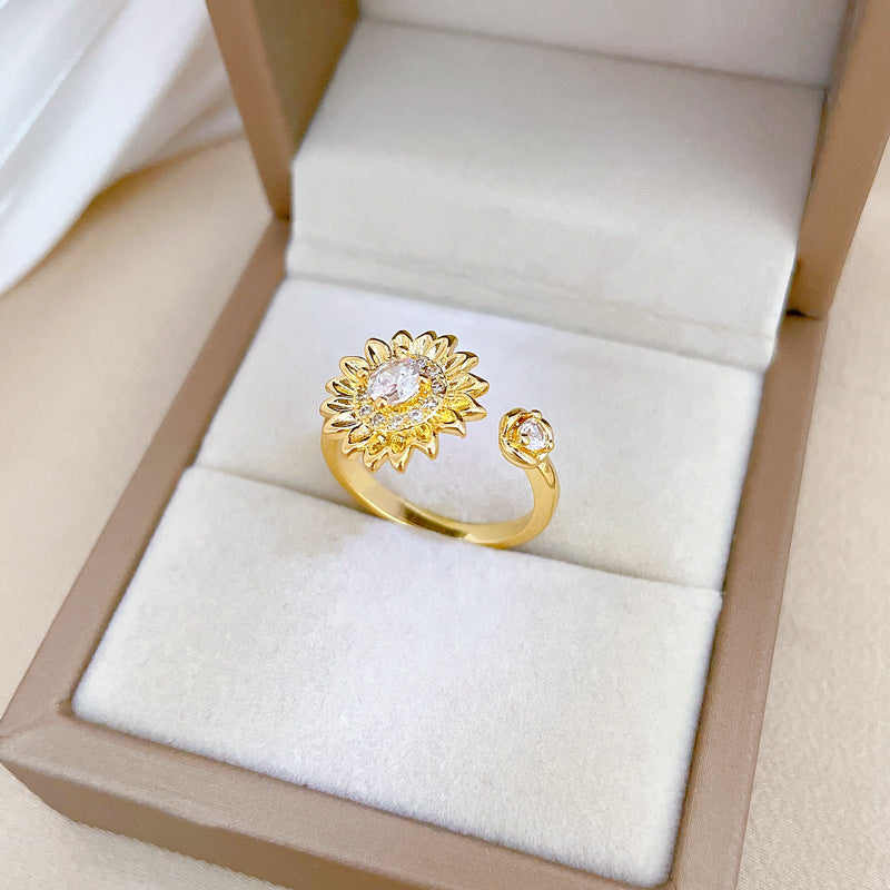 Anello regolabile di lusso a motivo floreale interamente in strass, in ottone con finitura placcata, da donna