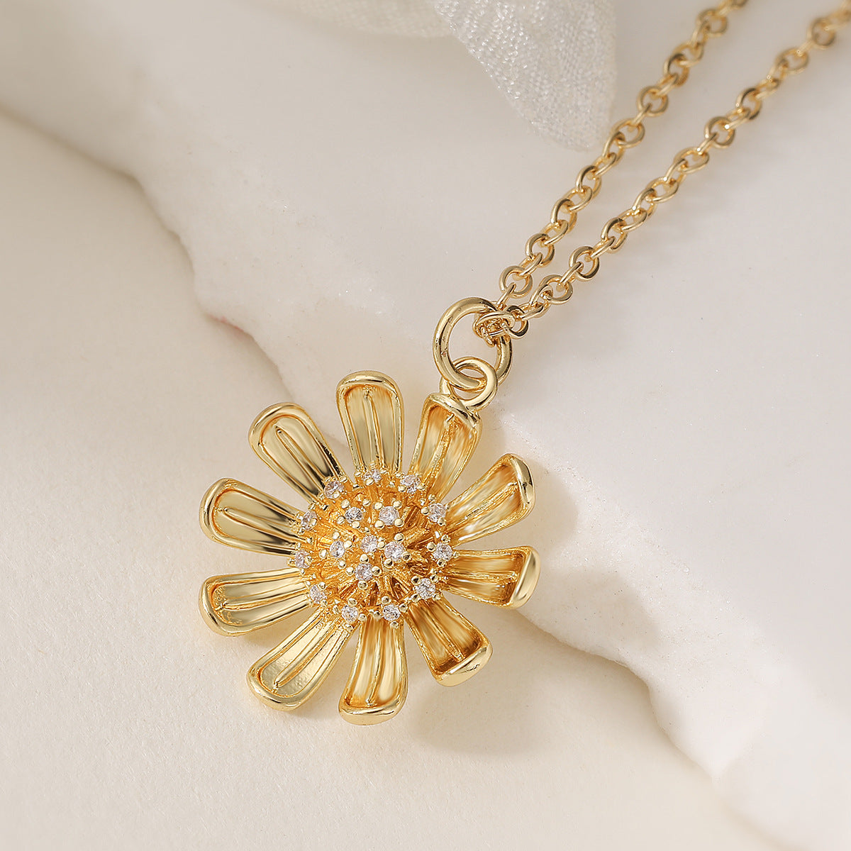 Minimalist 18K Gold Plated Brass Geometric Cubic Zirconia Sunflower Pendant Necklace for Women