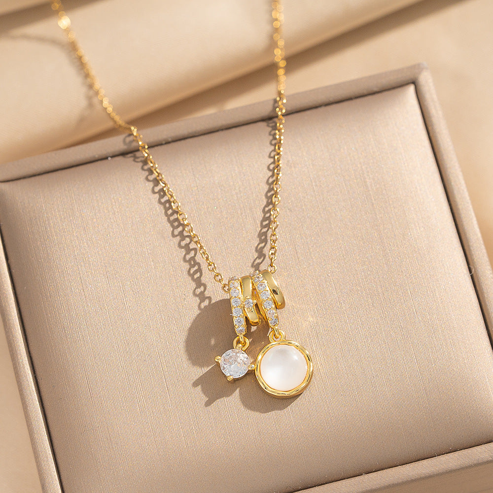 Collana con pendente geometrico a forma di cuore, farfalla, stella, floreale, minimalista di lusso da donna, catena a serpente in acciaio al titanio con intarsio in zircone e placcatura in oro