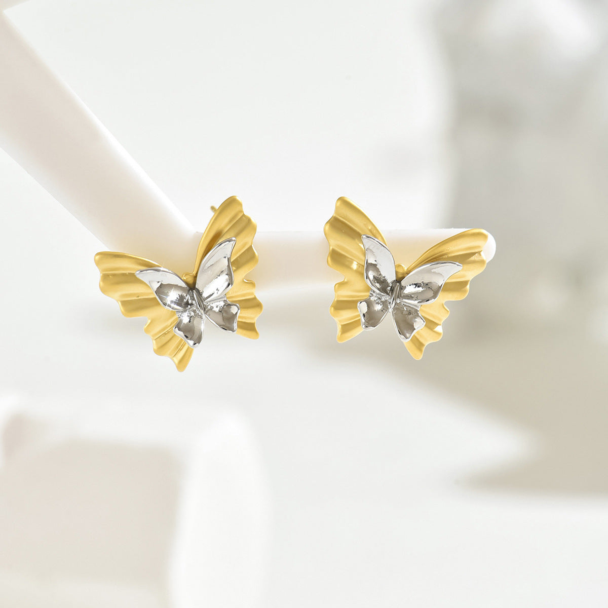 Pendientes de Mariposa Dulces y Frescos para Mujer en Cobre con Acabado Galvanizado