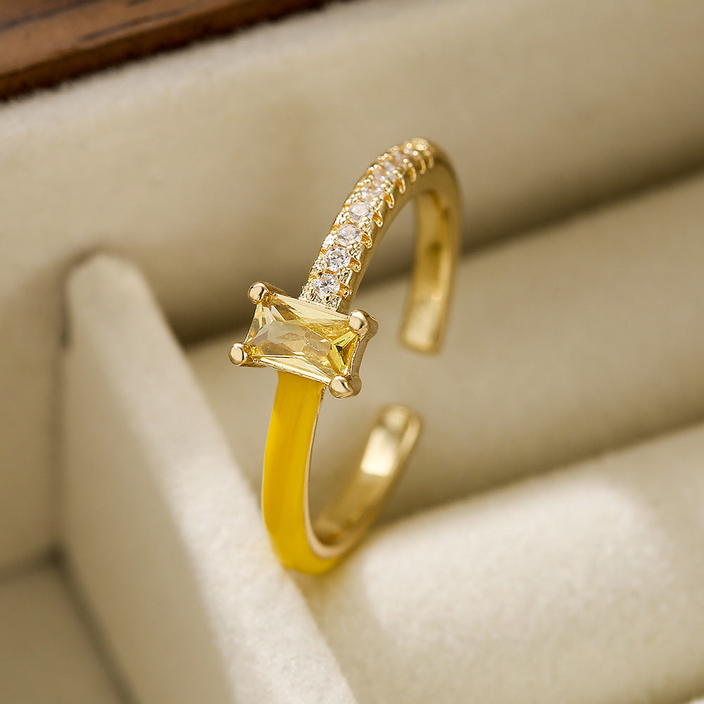 Anello geometrico minimalista in rame con placcatura in oro 18 carati e finitura smaltata da donna