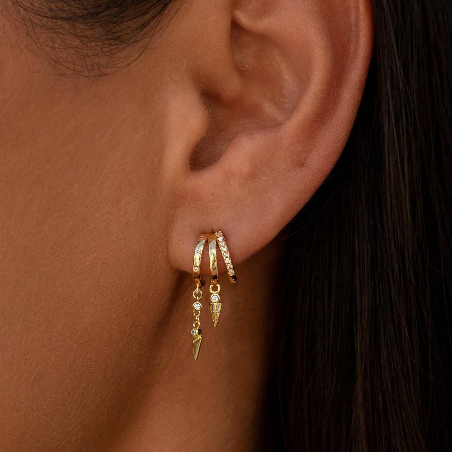 Orecchini Asimmetrici a Stella e Forma Geometrica con Zirconi, Base in Rame Galvanizzato, Perni in Oro 14K, Accessorio Moda Unisex