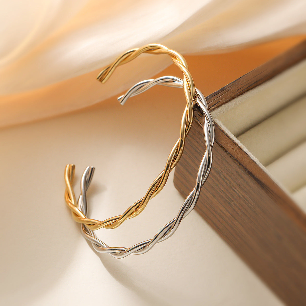 Minimalist Irregular C-Shaped Stainless Steel Bracelet for Women with 18K Gold Plating