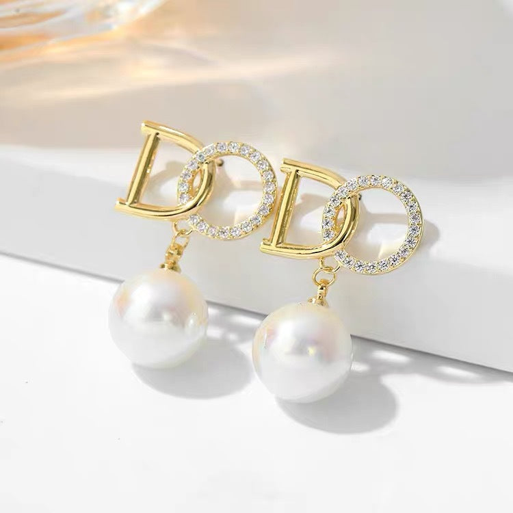 Eleganti Orecchini a Perno da Donna in Stile Francese con Perle, in Rame, dalla Forma Geometrica e dal Design Minimalista Ispirato a Chanel
