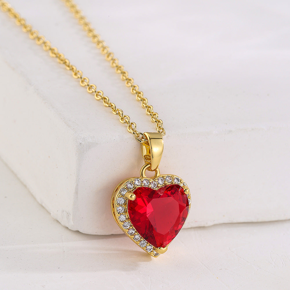 Elegante Collana Pendente a Cuore da Donna in Stile Francese con Base in Rame Placcata Oro 18K e Intarsio di Zirconi