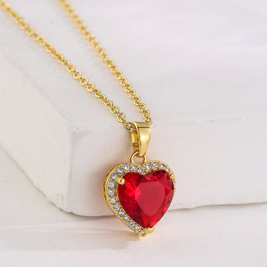 Elegante Collana Pendente a Cuore da Donna in Stile Francese con Base in Rame Placcata Oro 18K e Intarsio di Zirconi