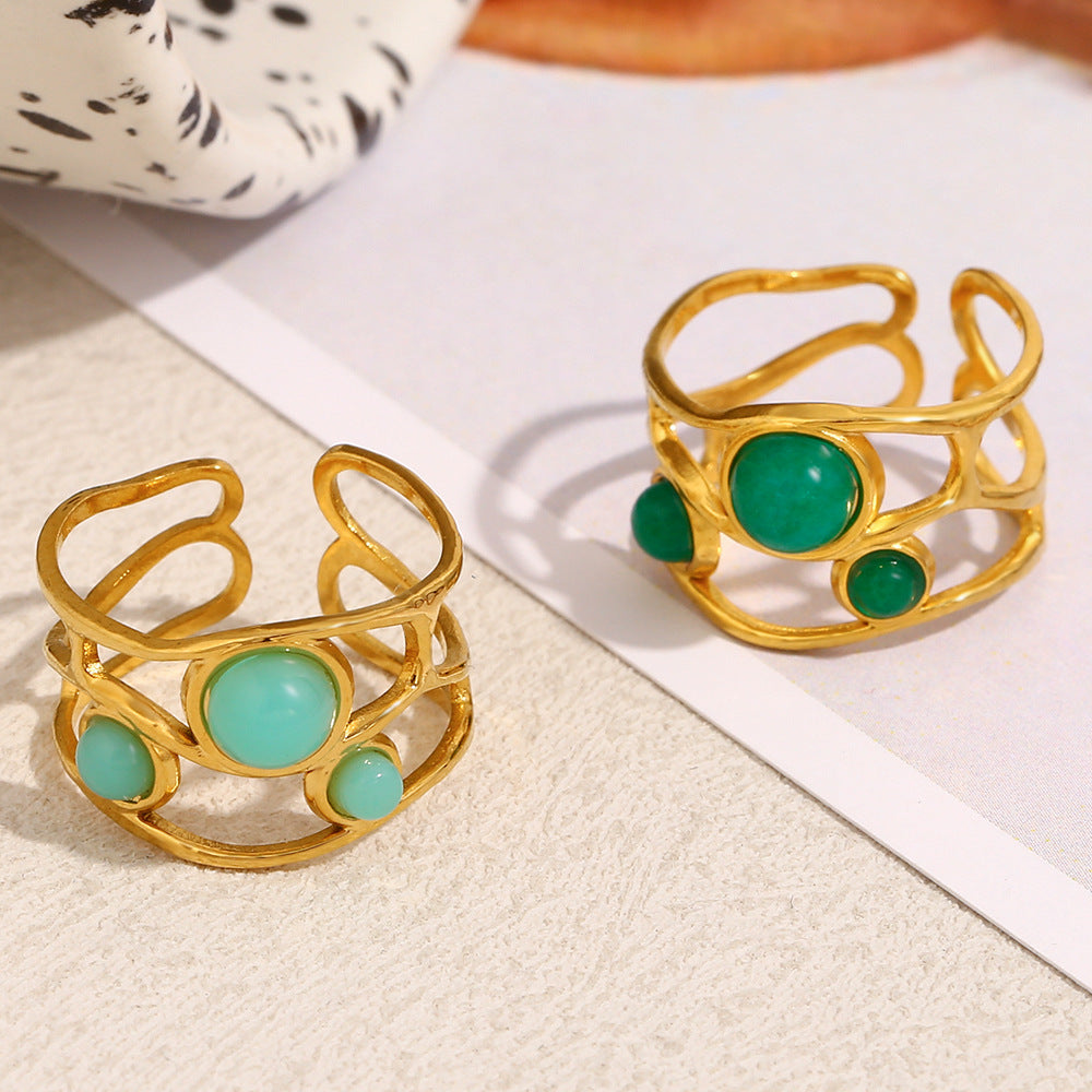 Anello Vintage Francese in Acciaio Inossidabile con Design Geometrico, Placcatura in Oro 18K e Accento Smeraldo per Donna