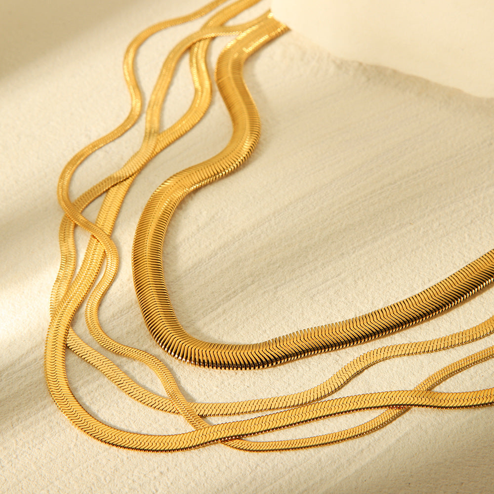 Collana da donna a maglie geometriche minimaliste in acciaio inossidabile placcato