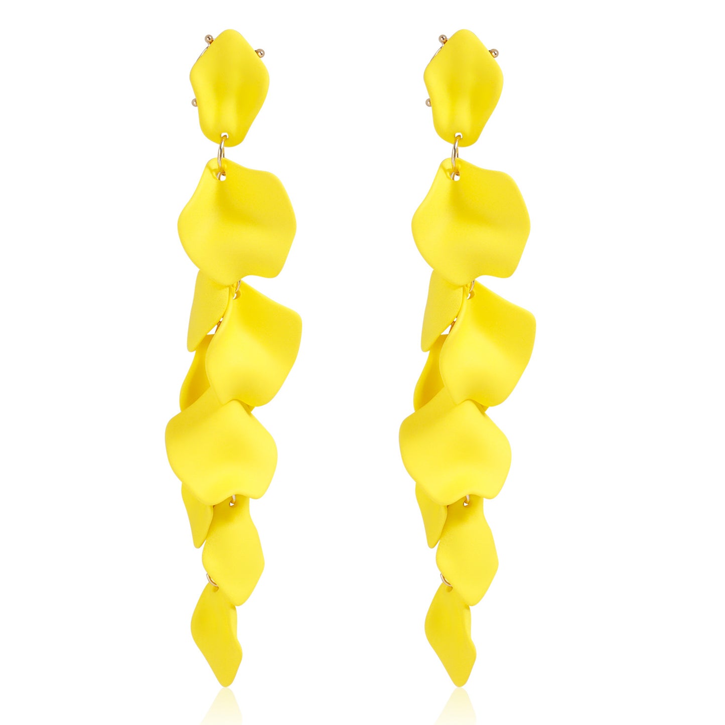 Elegant Floral-Petal Shaped Zinc Alloy Stud Earrings with Plated Finish for Women Vintage and Artistic Style