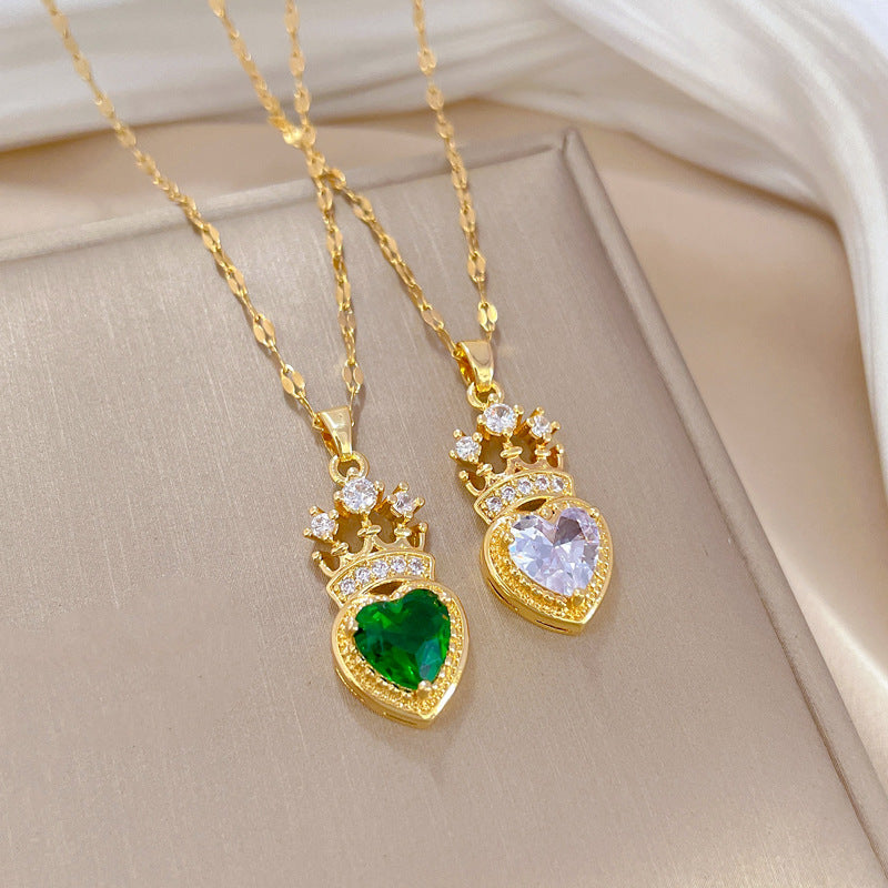 Collana con ciondolo a corona geometrica in acciaio al titanio di lusso per donna con intarsio di strass e delicata catena clavicola