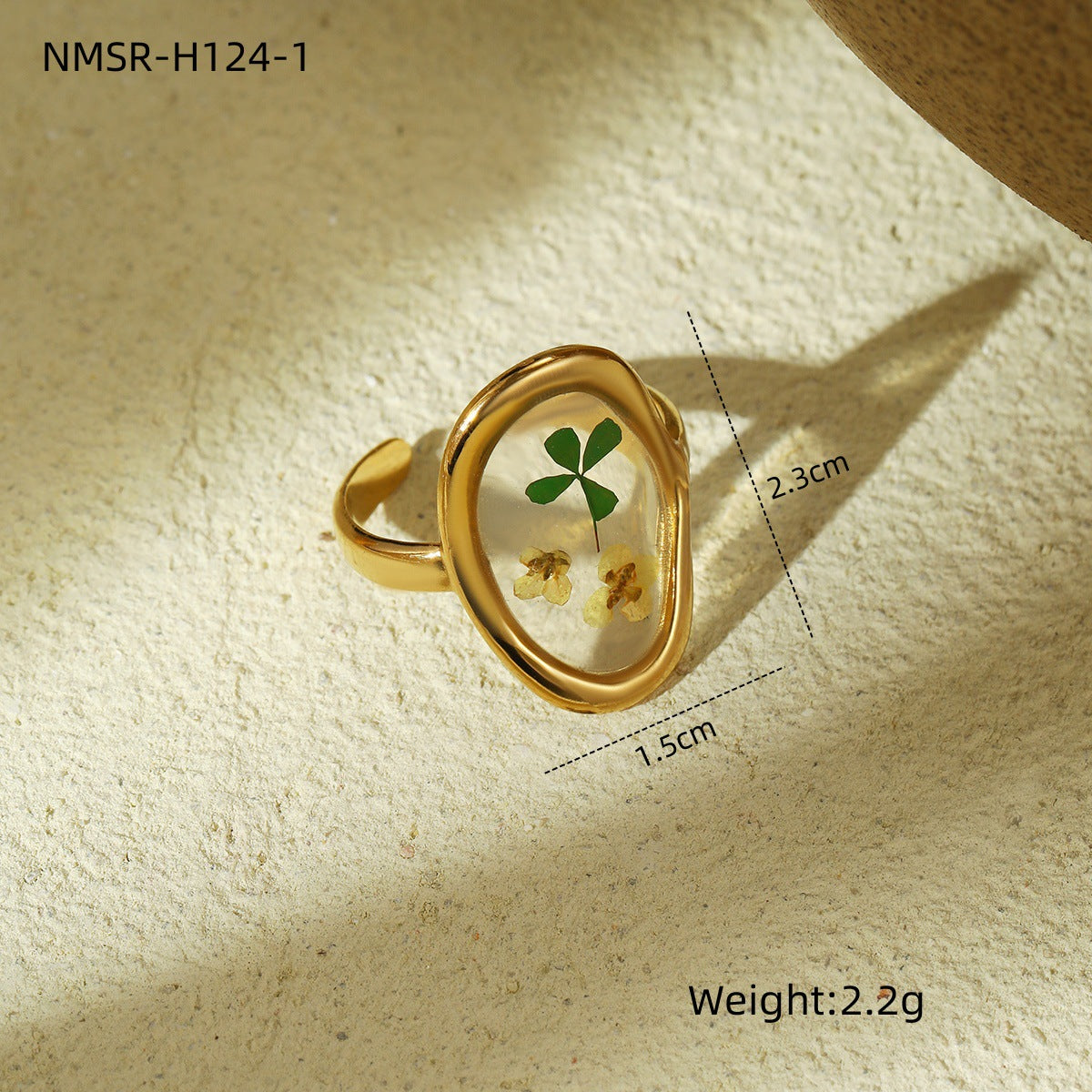 Light Luxury Floral-Shaped Stainless Steel Ring for Women with Epoxy Resin Preserved Flowers and Plated Finish