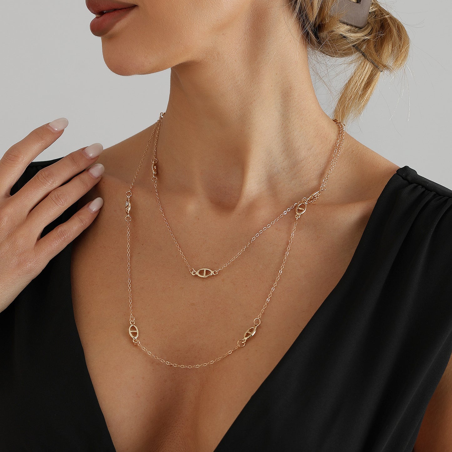 Minimalist Luxury Geometric Alloy Plated Double Layer Pig Nose Necklace for Women and Men