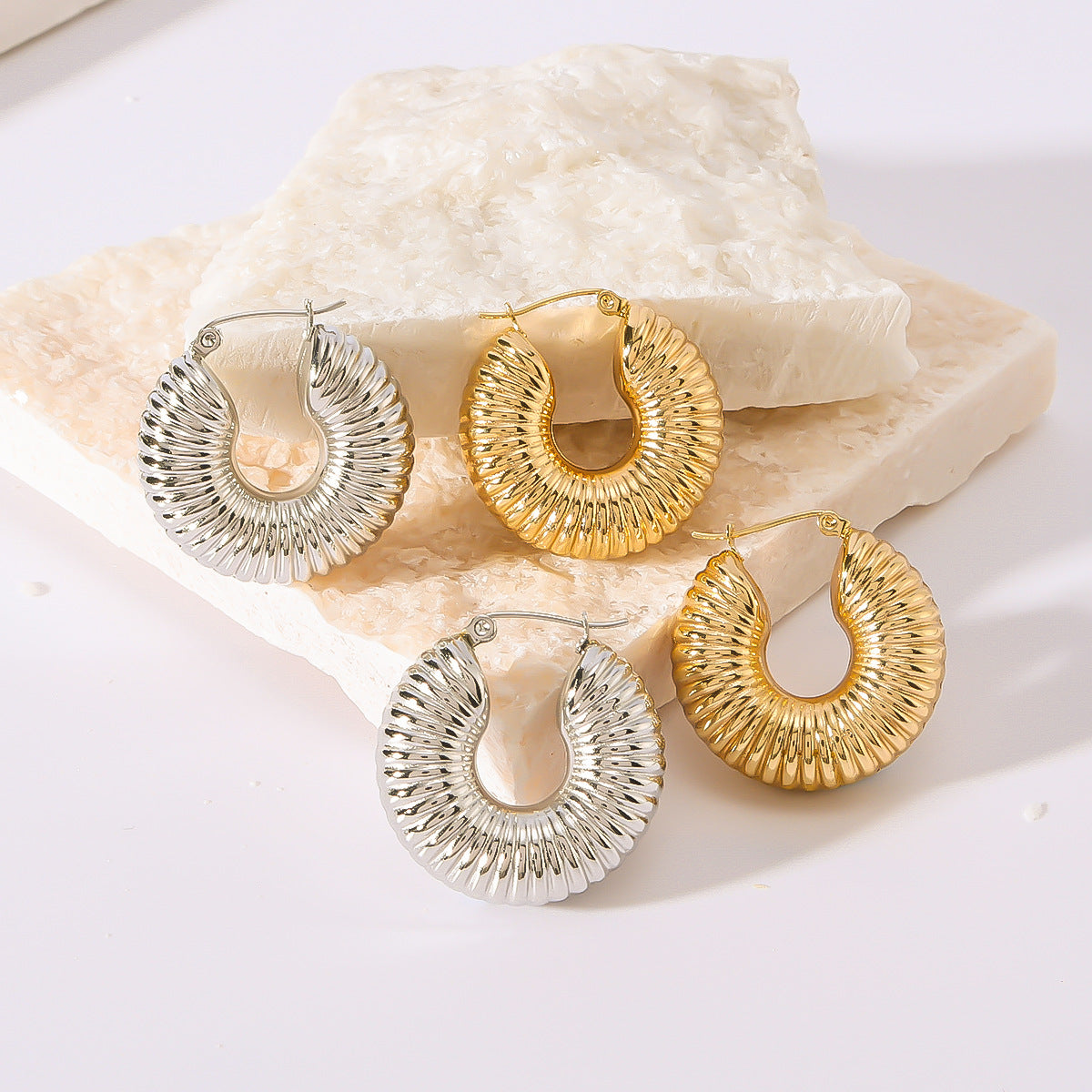 Minimalist U-Shaped Geometric Stainless Steel Hoop Earrings for Women with Vacuum Plated 18K Gold Finish