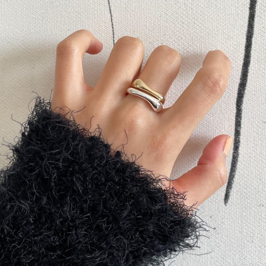 Anello in argento sterling S925 con forma geometrica irregolare minimalista da donna con finitura lucida liscia