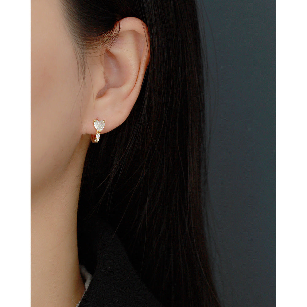 Sweet Minimalist Heart-Shaped S925 Sterling Silver Stud Earrings with Cubic Zirconia Inlay