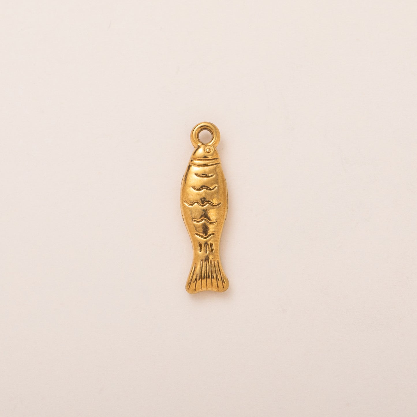 Collar minimalista con colgante de animal de acero de titanio bañado en oro de 18 quilates para mujer