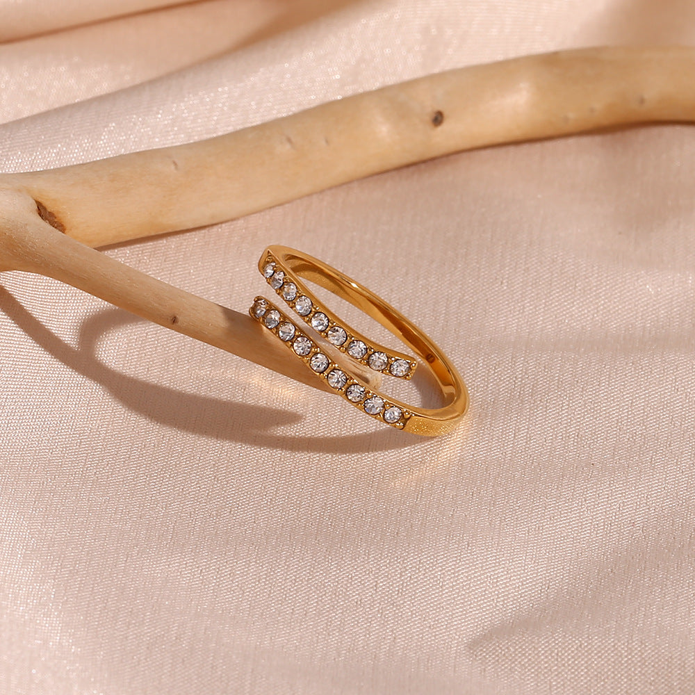 Anillo Ajustable Minimalista Geométrico de Acero Inoxidable Bañado en Oro con Circonita Transparente